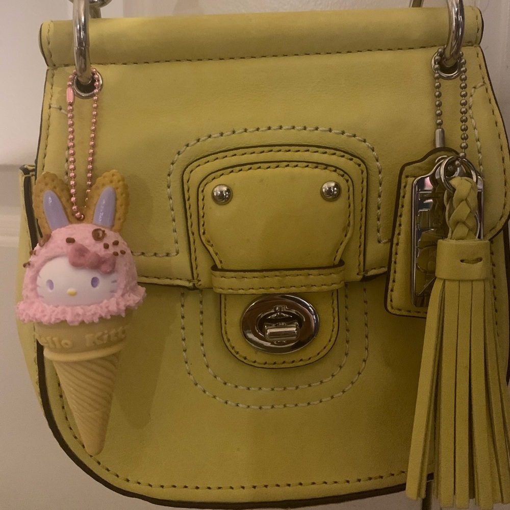 Re-ment hello kitty ice cream chain.